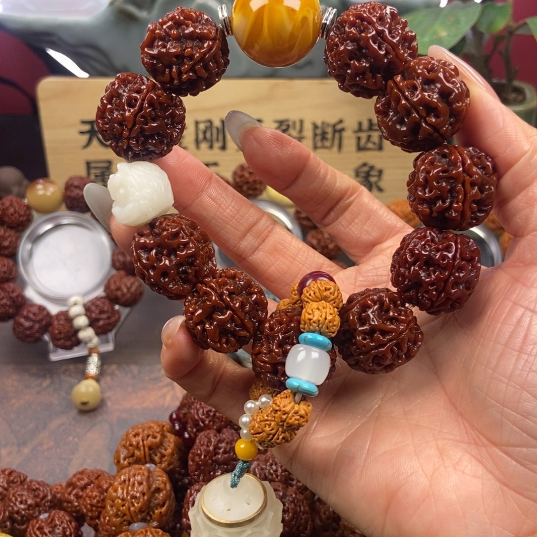 金刚菩提吊坠524。              