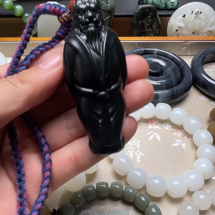 项链未镶嵌和田玉