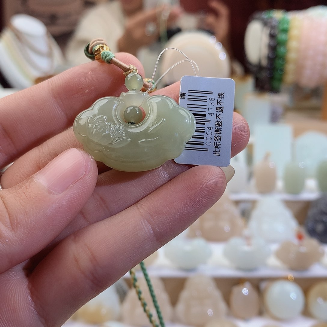 和田玉颈饰未镶嵌嘟