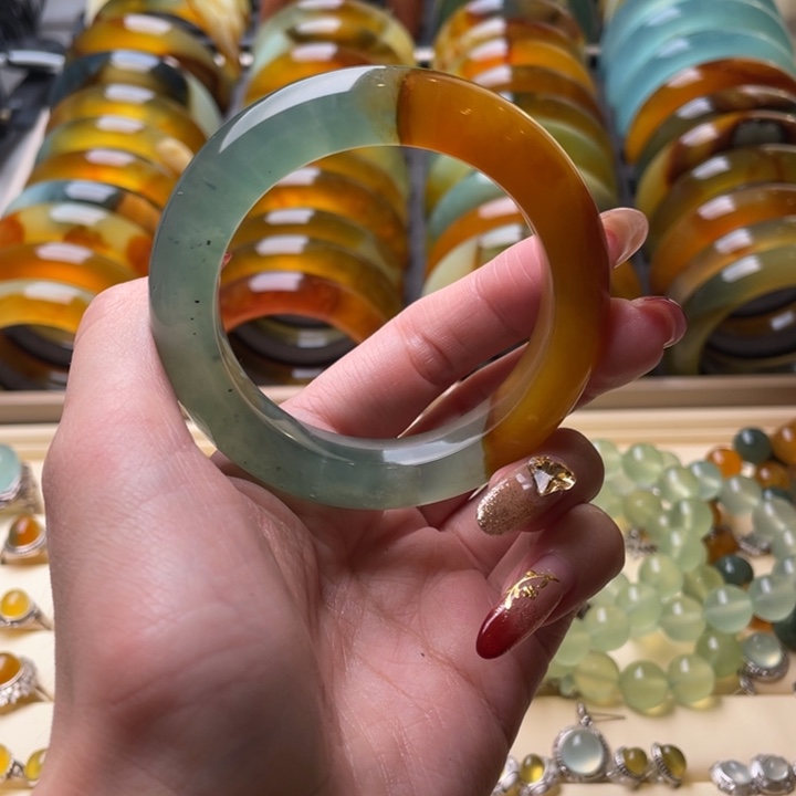 蛇纹石玉手镯未镶嵌W****U