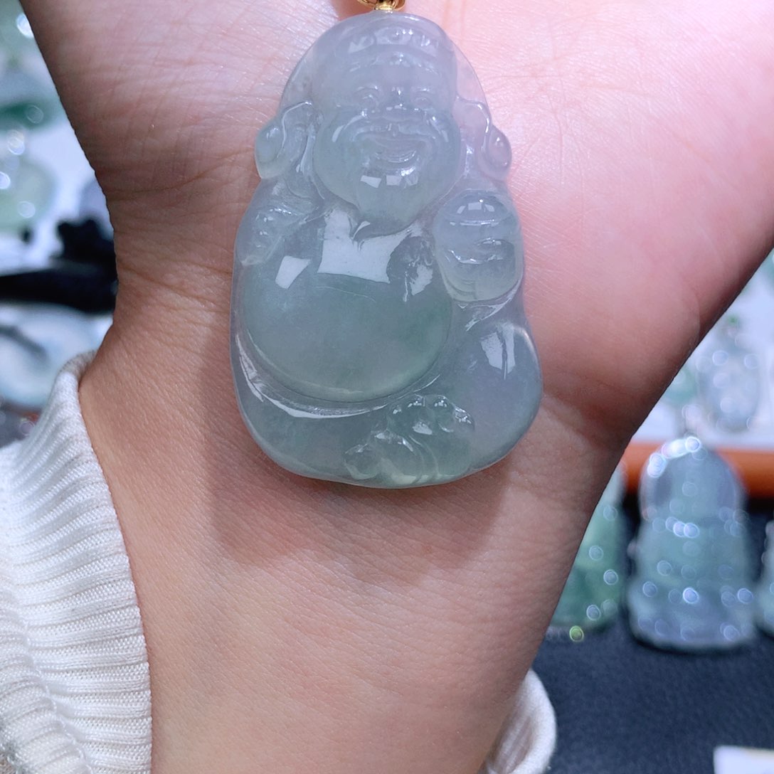 翡翠18K金镶嵌颈饰财神爷