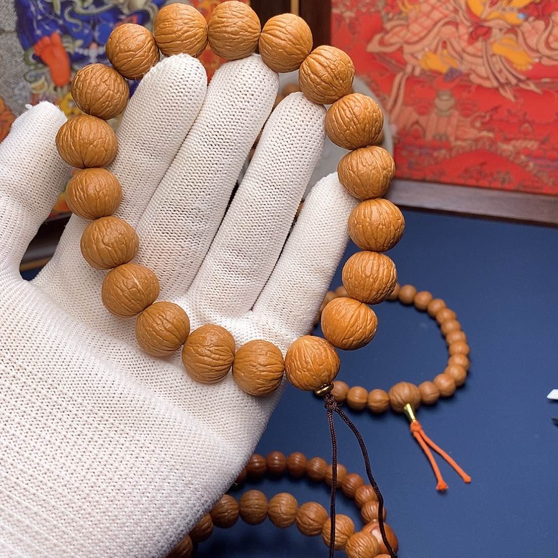 猴头核桃吊坠凤羽38