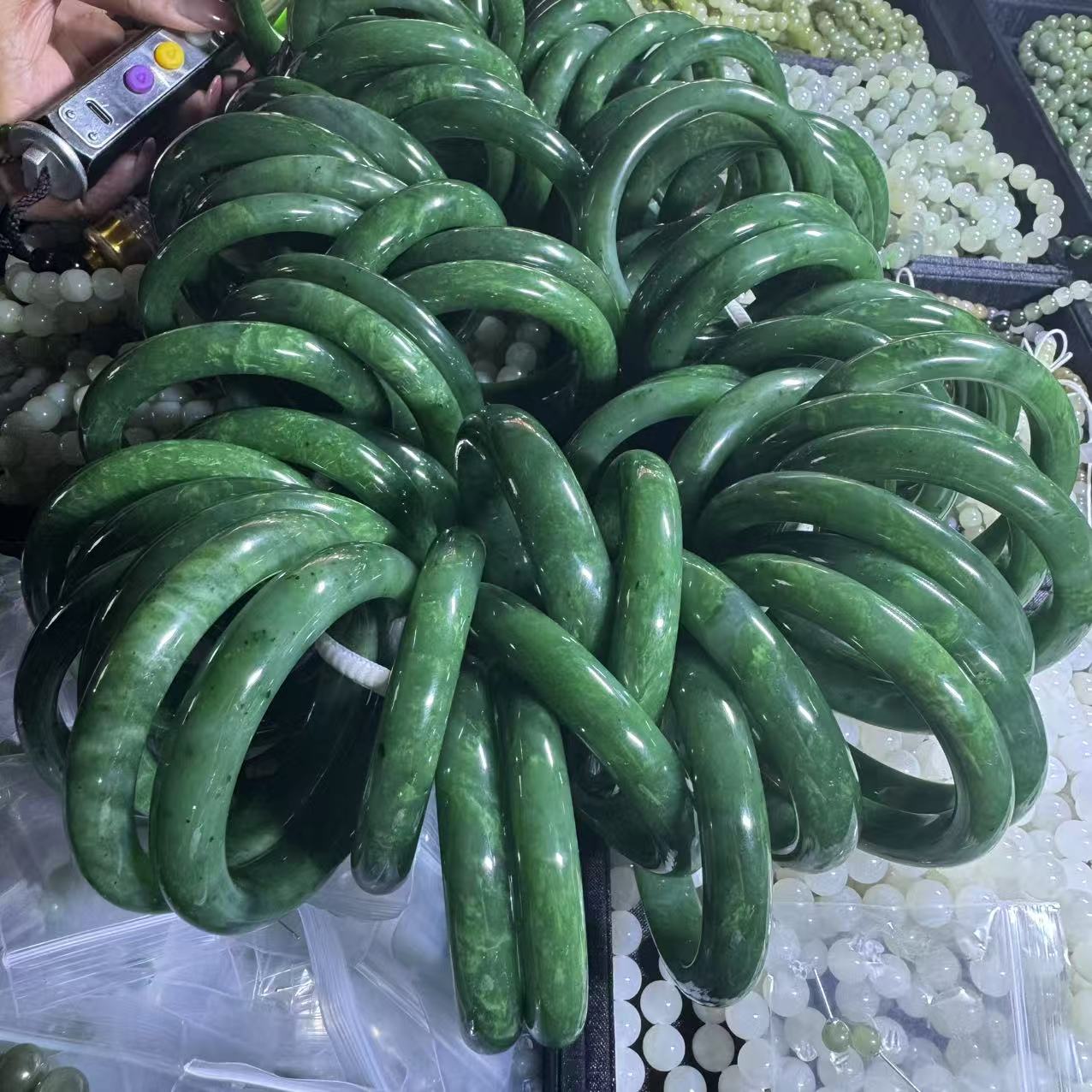 天然和田玉碧玉手镯-多样性发一