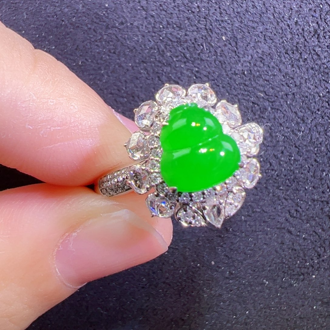 翡翠18K金镶嵌戒指戒指