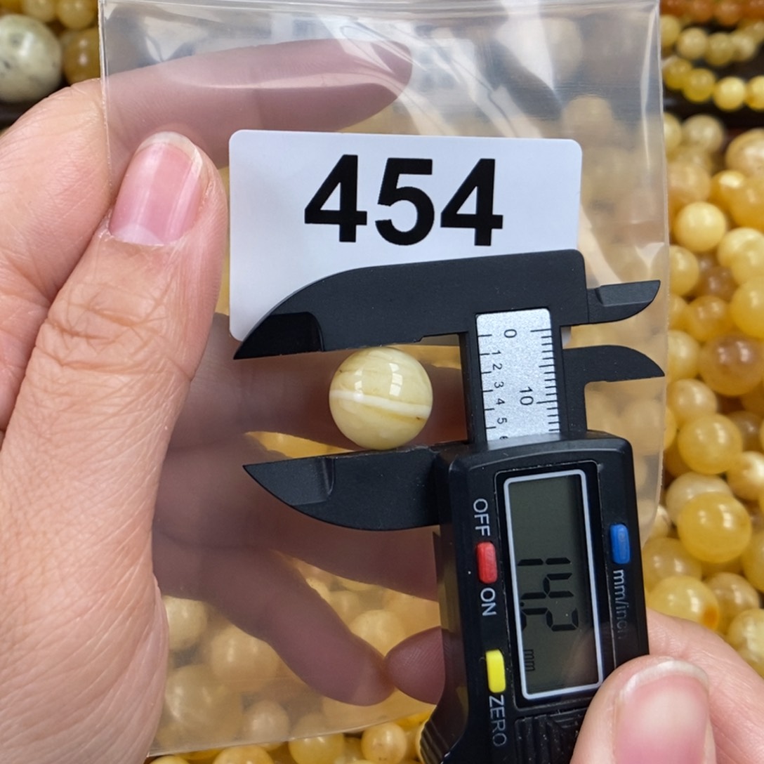 未镶嵌琥珀珠宝奇石