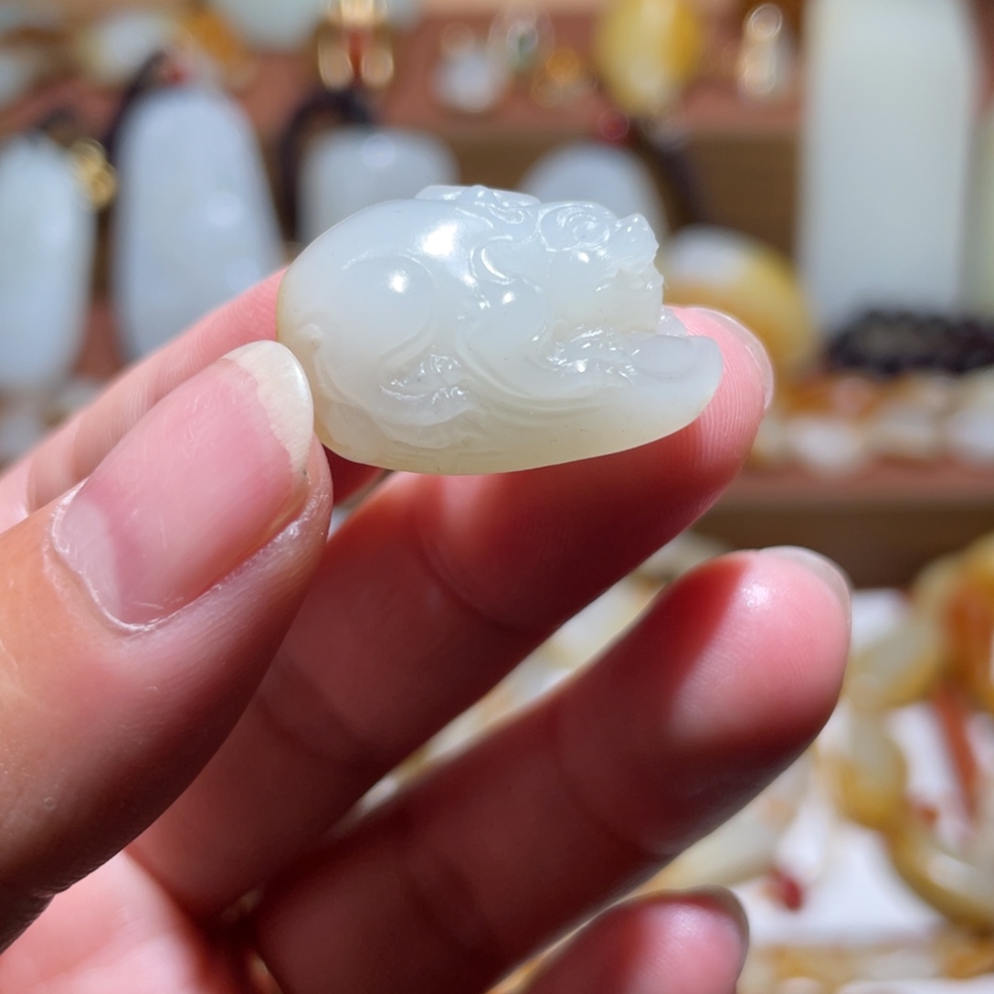 和田玉未镶嵌颈饰