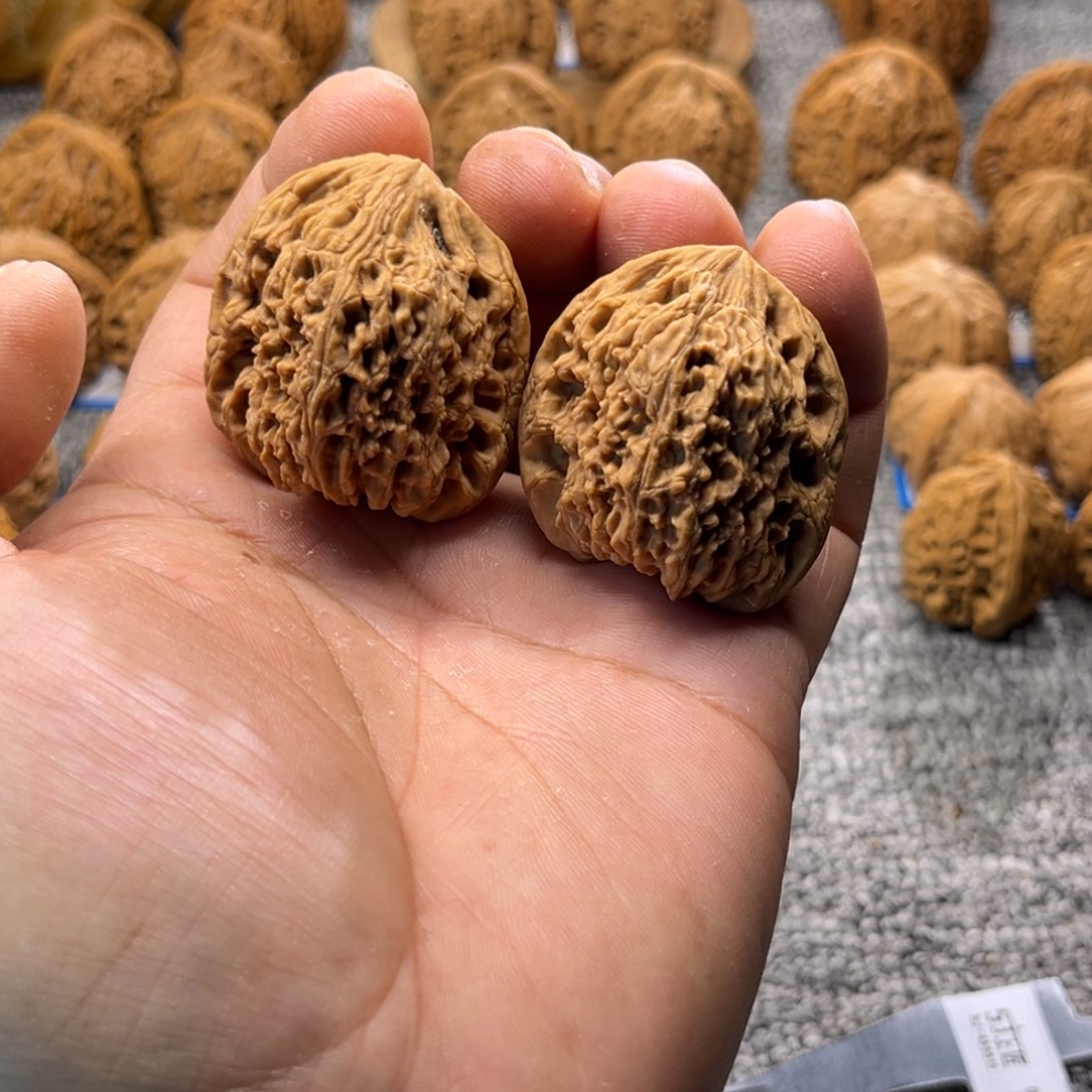 把件文玩核桃炮弹有点残