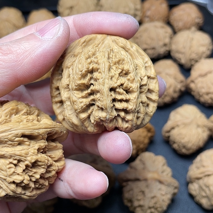 文玩核桃吊坠一**气粗筋