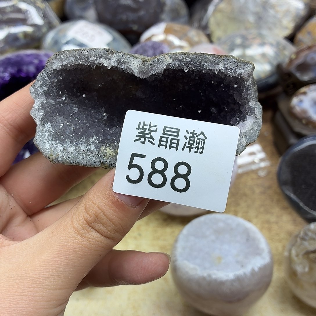 未镶嵌水晶大型摆件（非配饰）