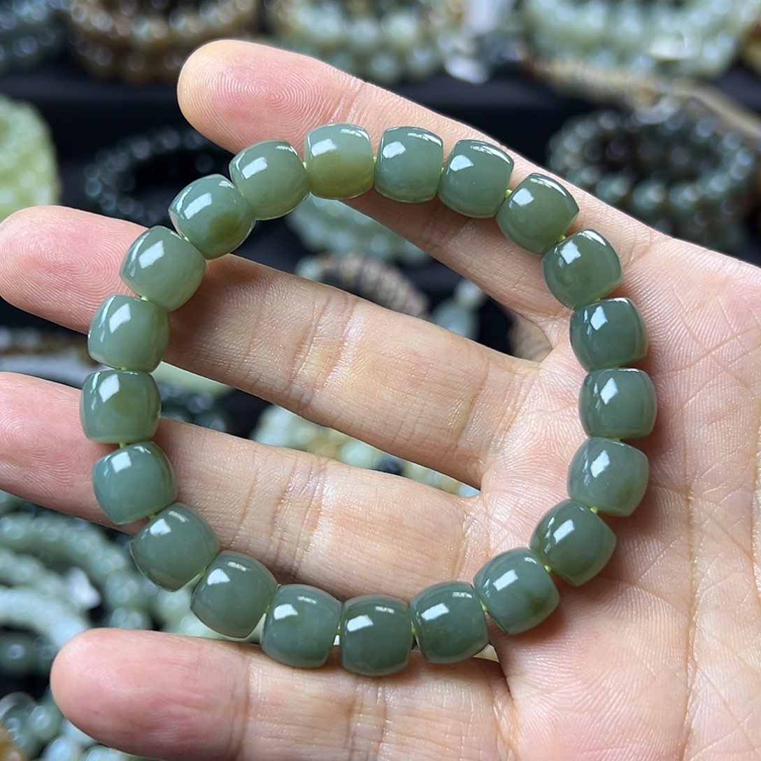 和田玉手链未镶嵌新疆且末蓝卡10直切 油润漂糖