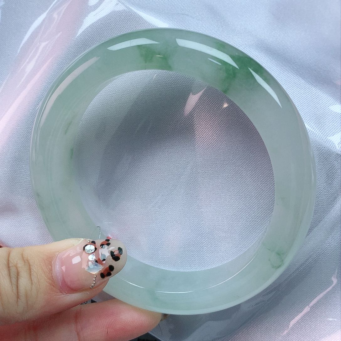 翡翠手镯未镶嵌57圈