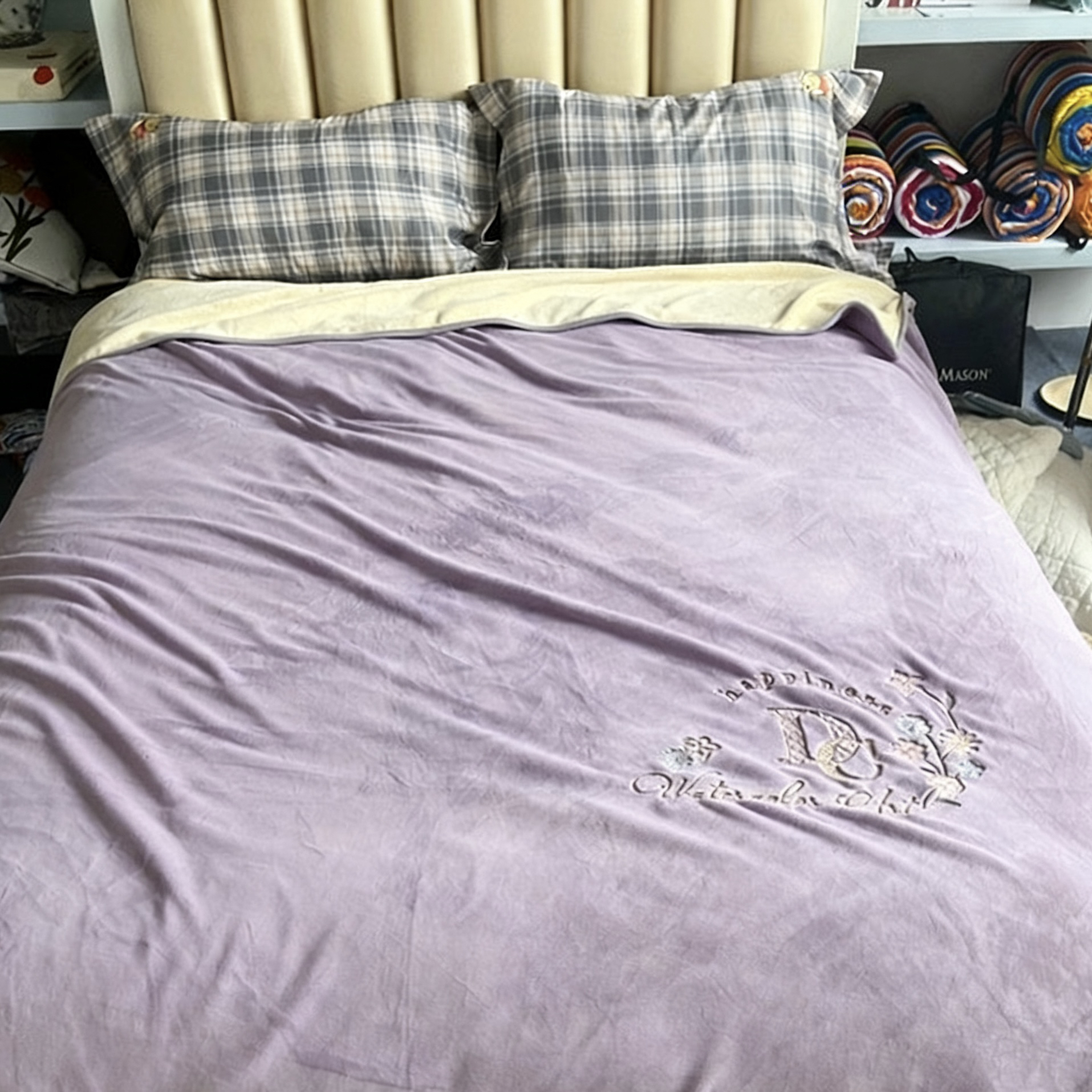 外贸高品质紫色系刺绣花牛奶绒被套（200*230）