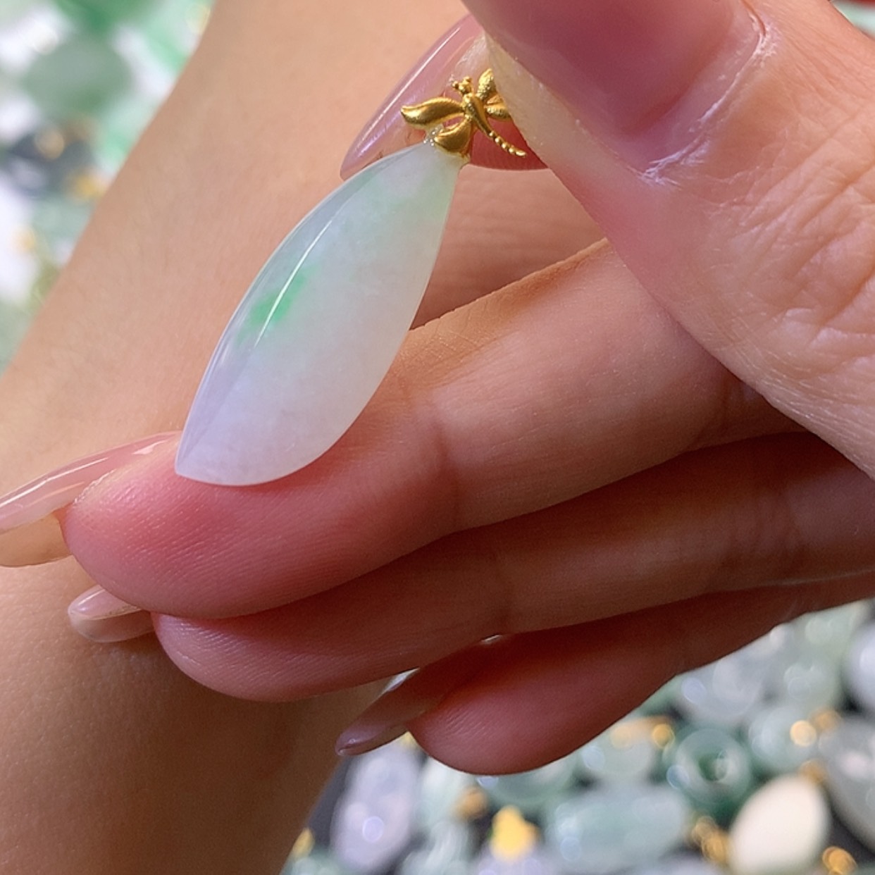 【闪购商品】翡翠吊坠(赠链)18K金镶嵌