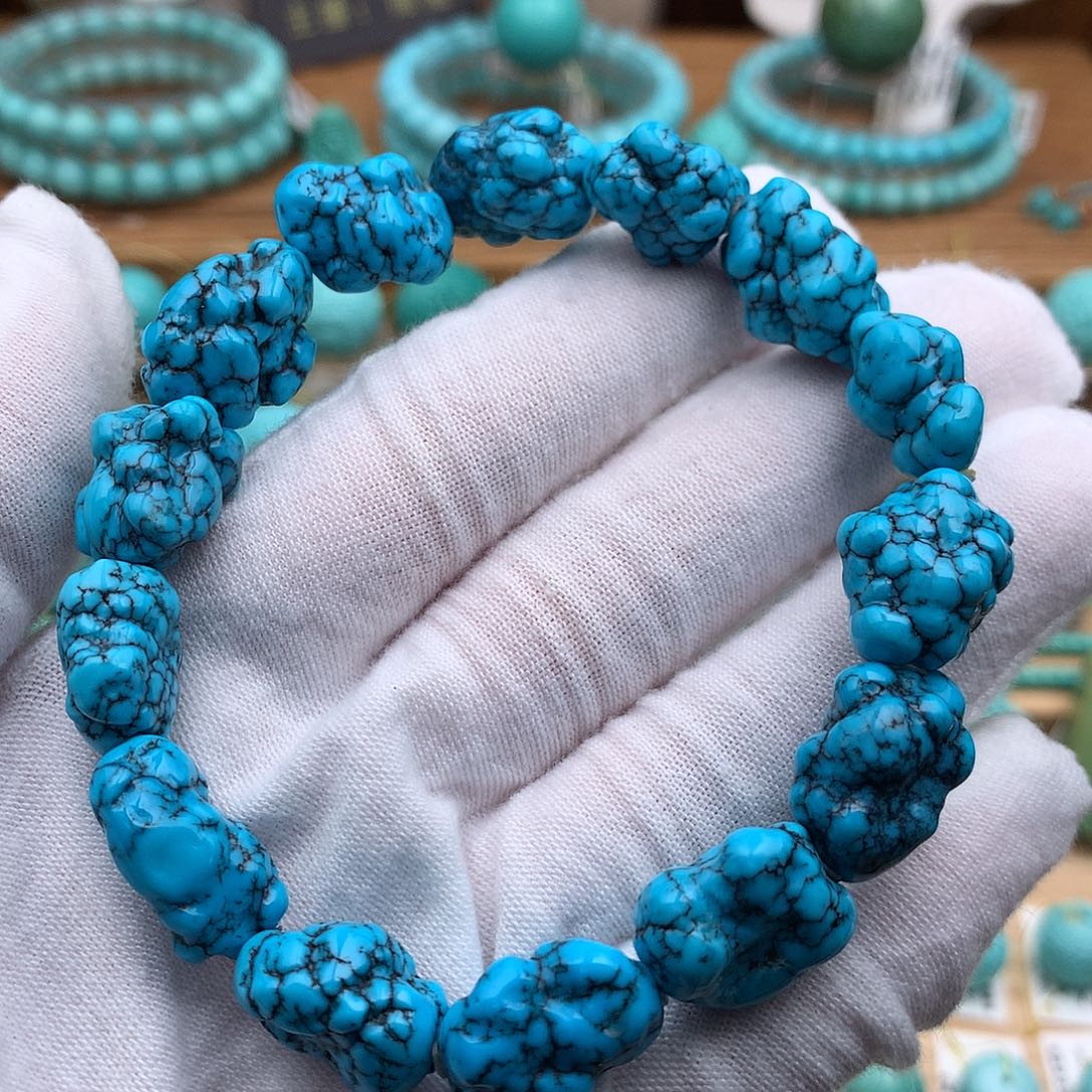 绿松石未镶嵌珠宝奇石