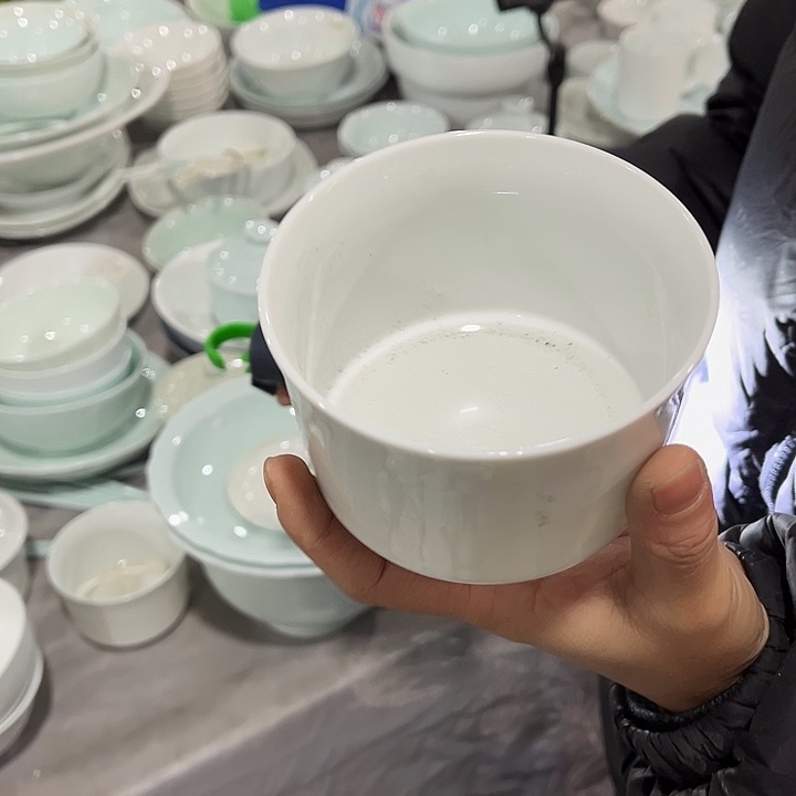 瓷片高白泥小炖盅两个微瑕包邮.自己洗