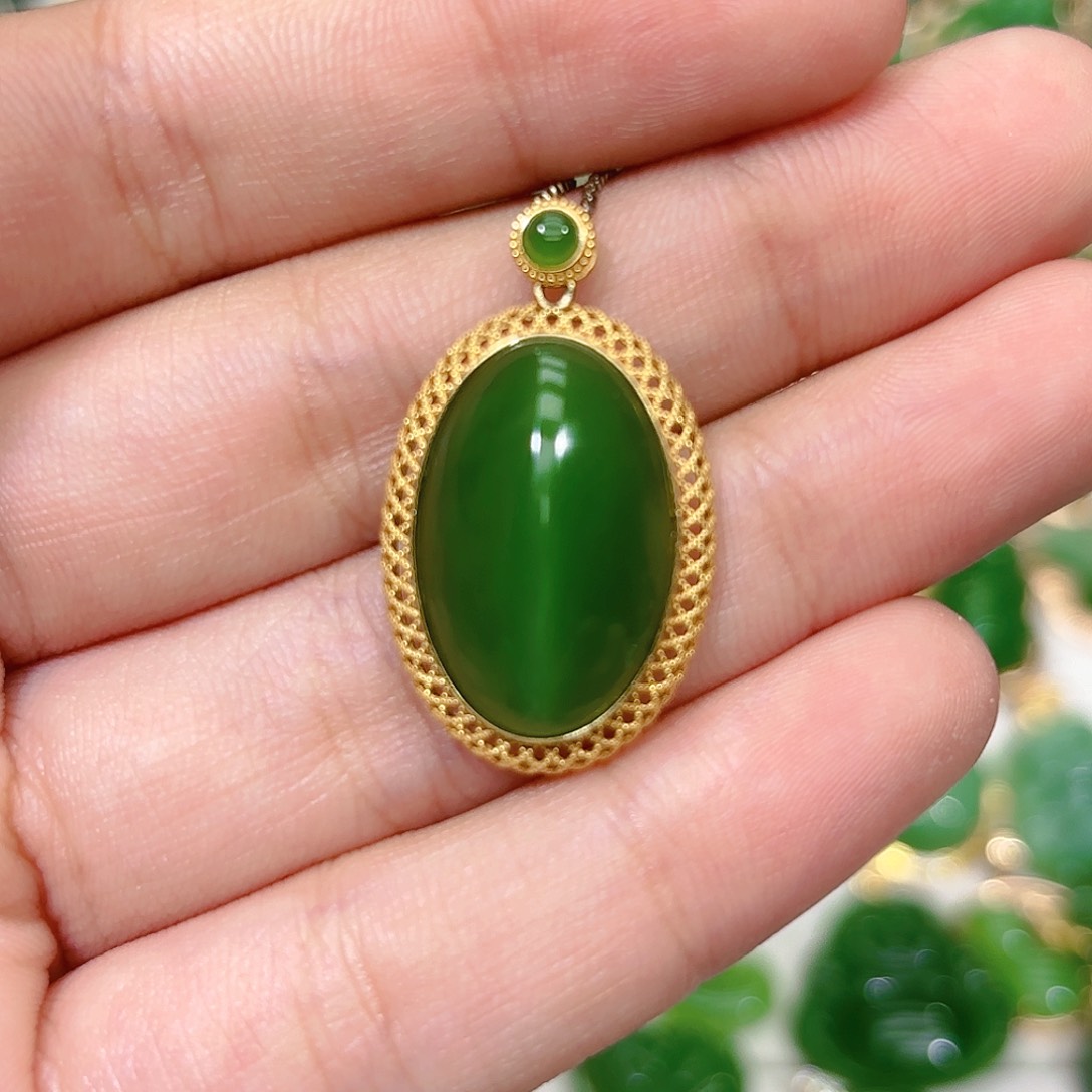 和田玉（碧玉）颈饰18K金镶嵌