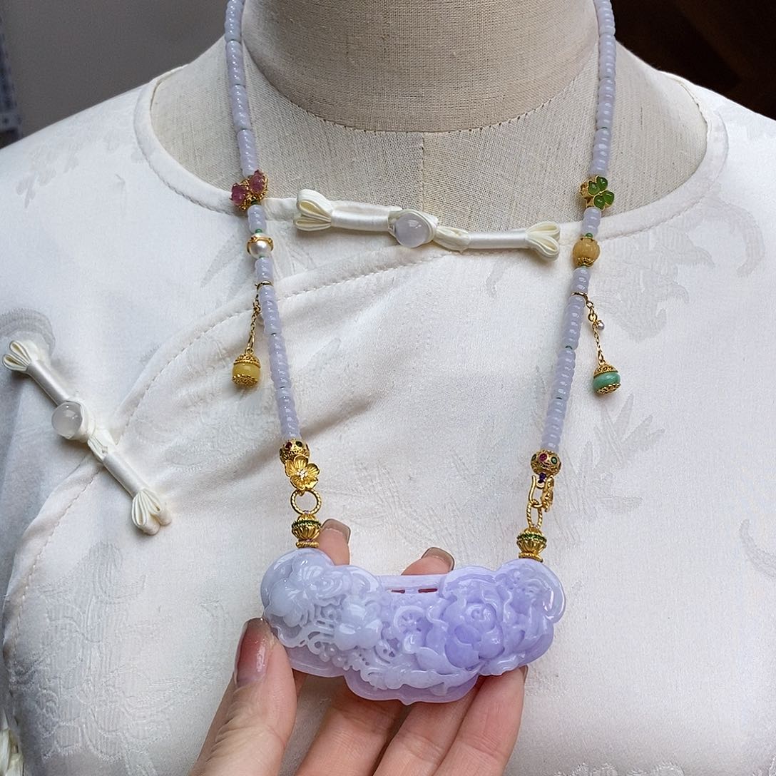 翡翠颈饰未镶嵌天然