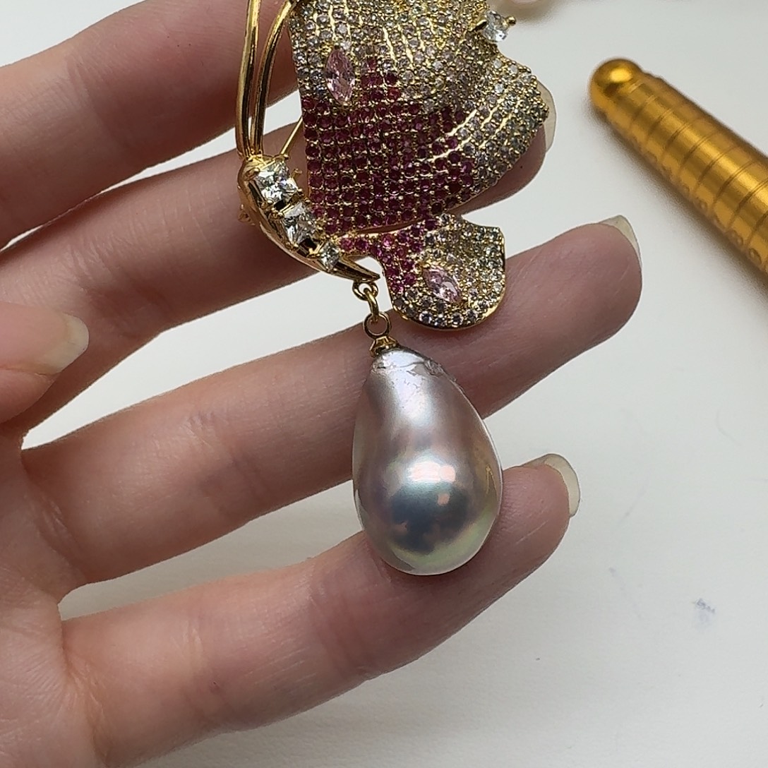 胸针未镶嵌拼合珍珠（马贝珠）