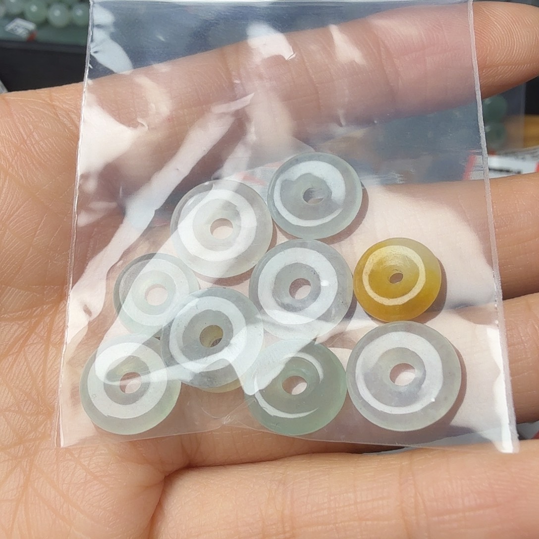 升***民翡翠未镶嵌颈饰天然缅甸翡翠A货