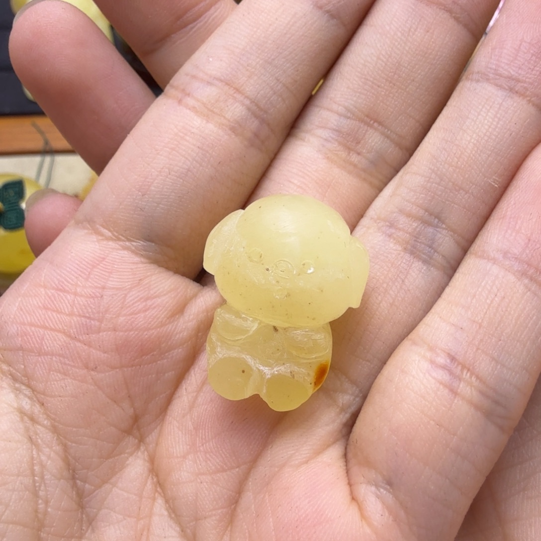 蜜蜡未镶嵌珠宝奇石