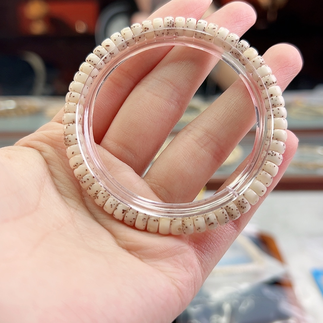 星月菩提手串Fqh6*3白冰 药片 数星星