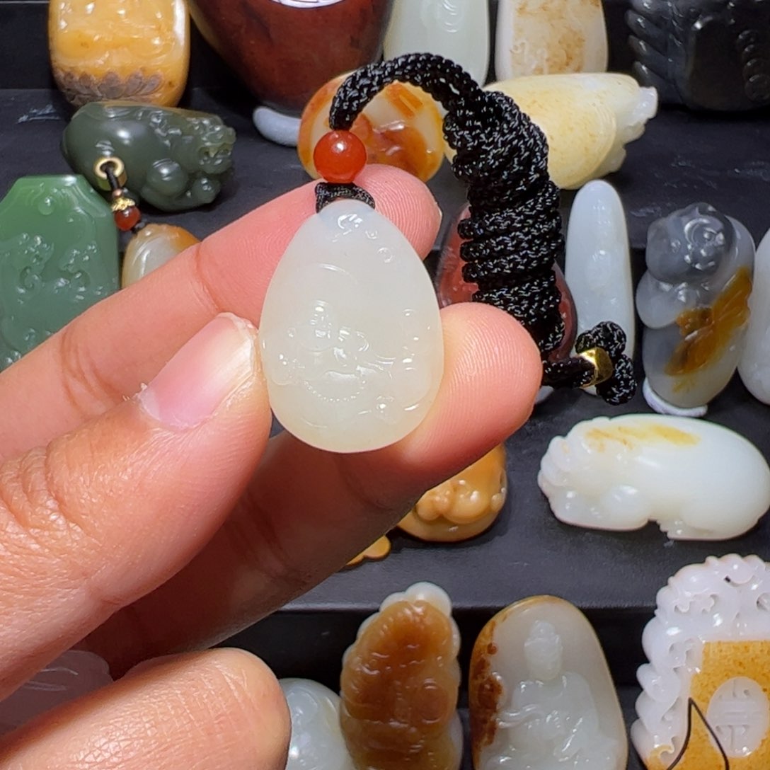 和田玉颈饰未镶嵌