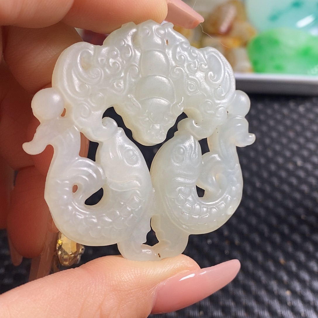 蛇纹石玉未镶嵌颈饰