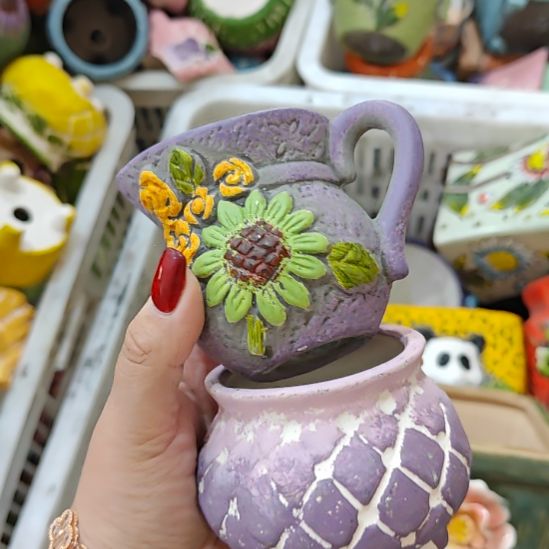 当场拍满15元发货不凑不发，花盆盆口不方不圆有针孔黑点是正常的，