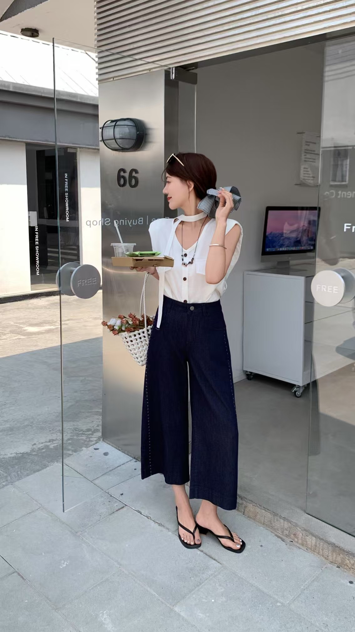 深圳南油.轻盈牛仔裤*设计师款轻盈薄款八分奶奶裤显瘦气质高腰