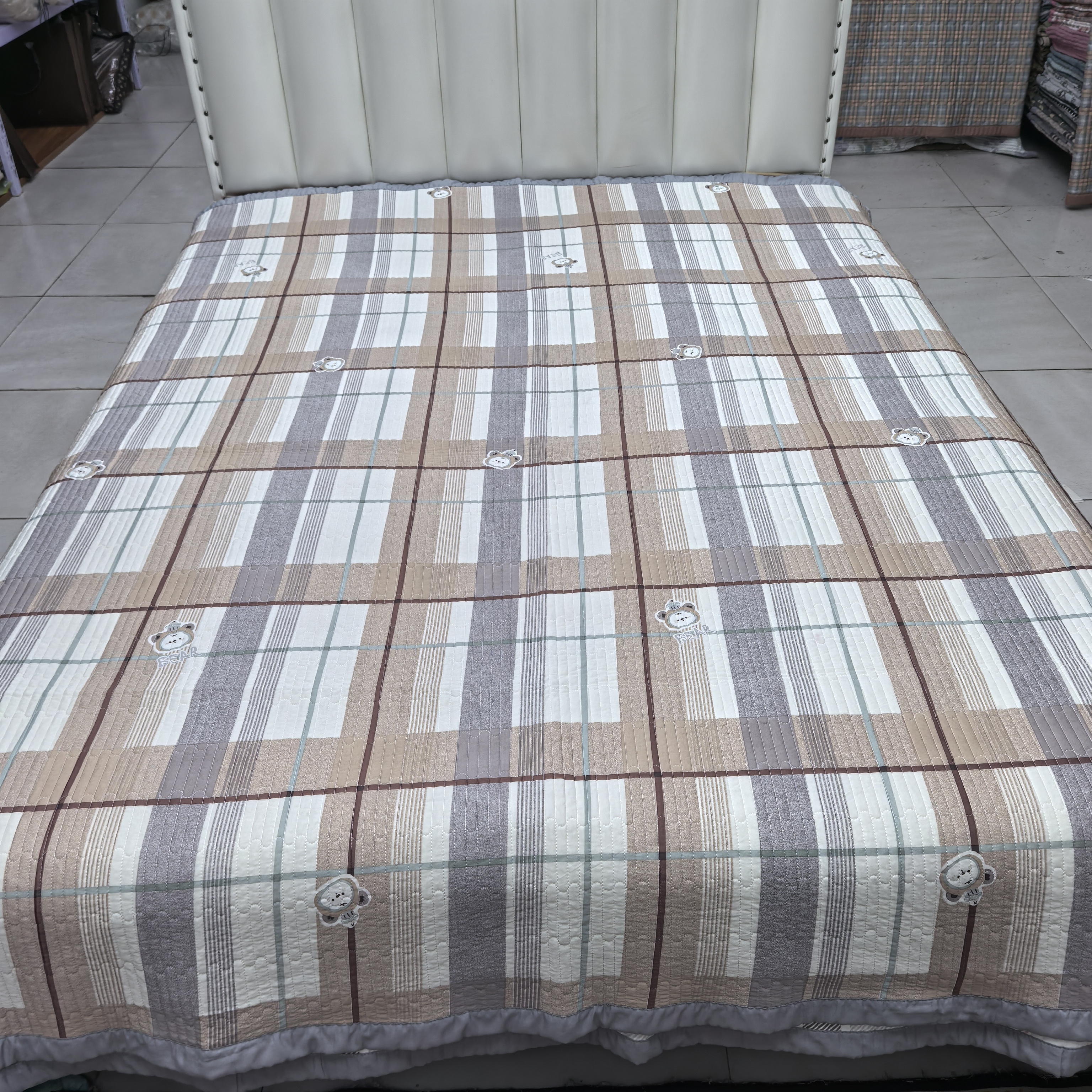 凉感丝凉席《咖色萝莉格》2米✕2.3米