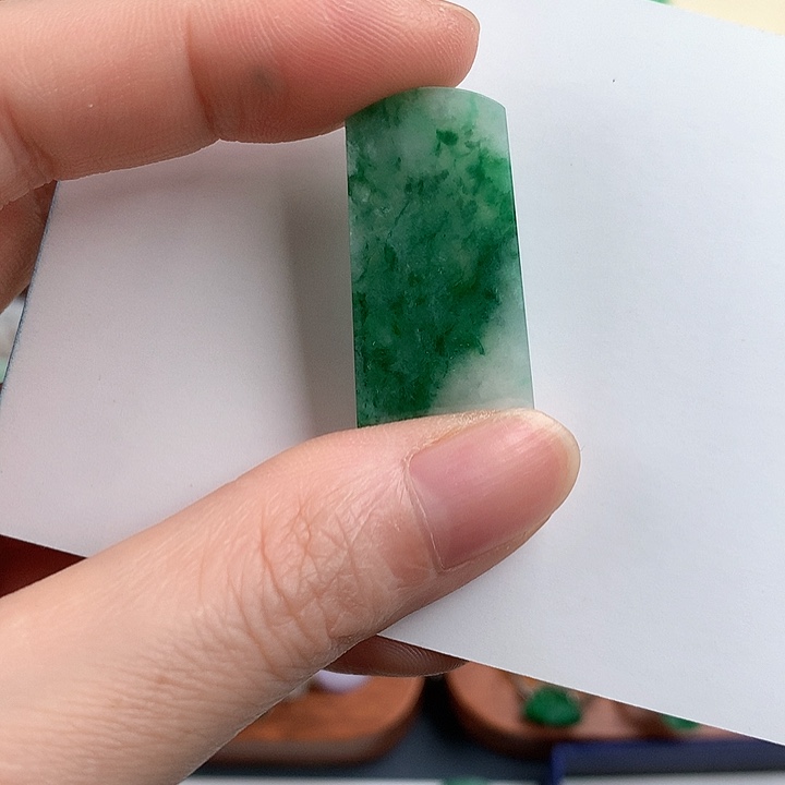 颈饰18K金镶嵌翡翠852678888