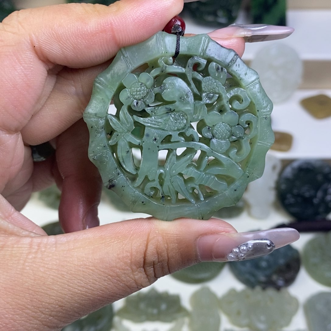 和田玉吊坠未镶嵌