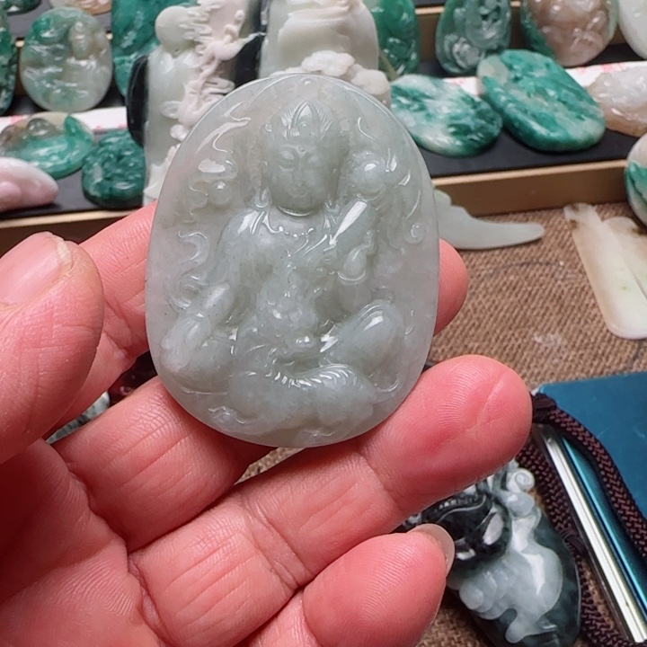 独山玉未镶嵌颈饰