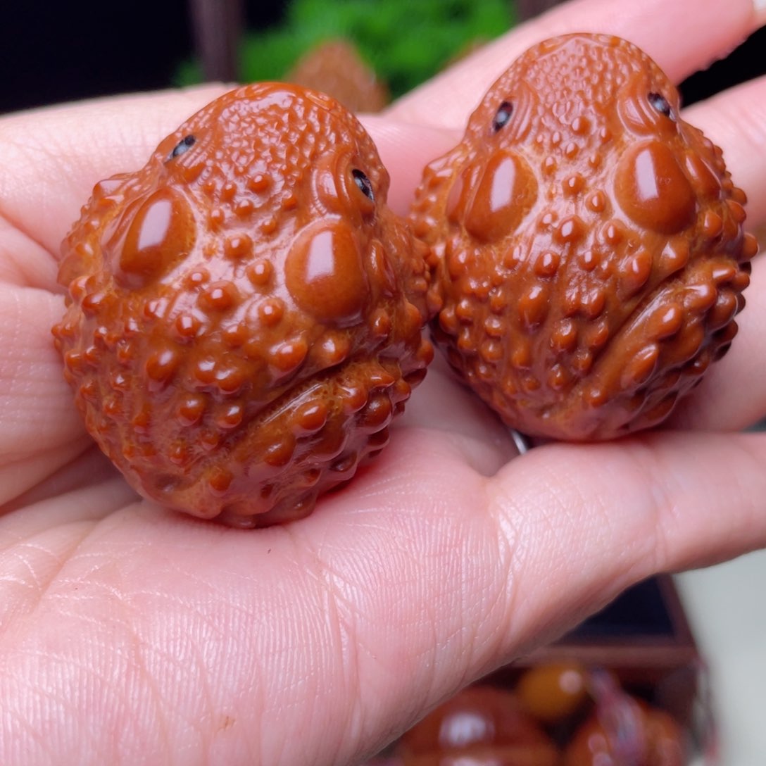 吊坠橄榄核金蟾手球3.5