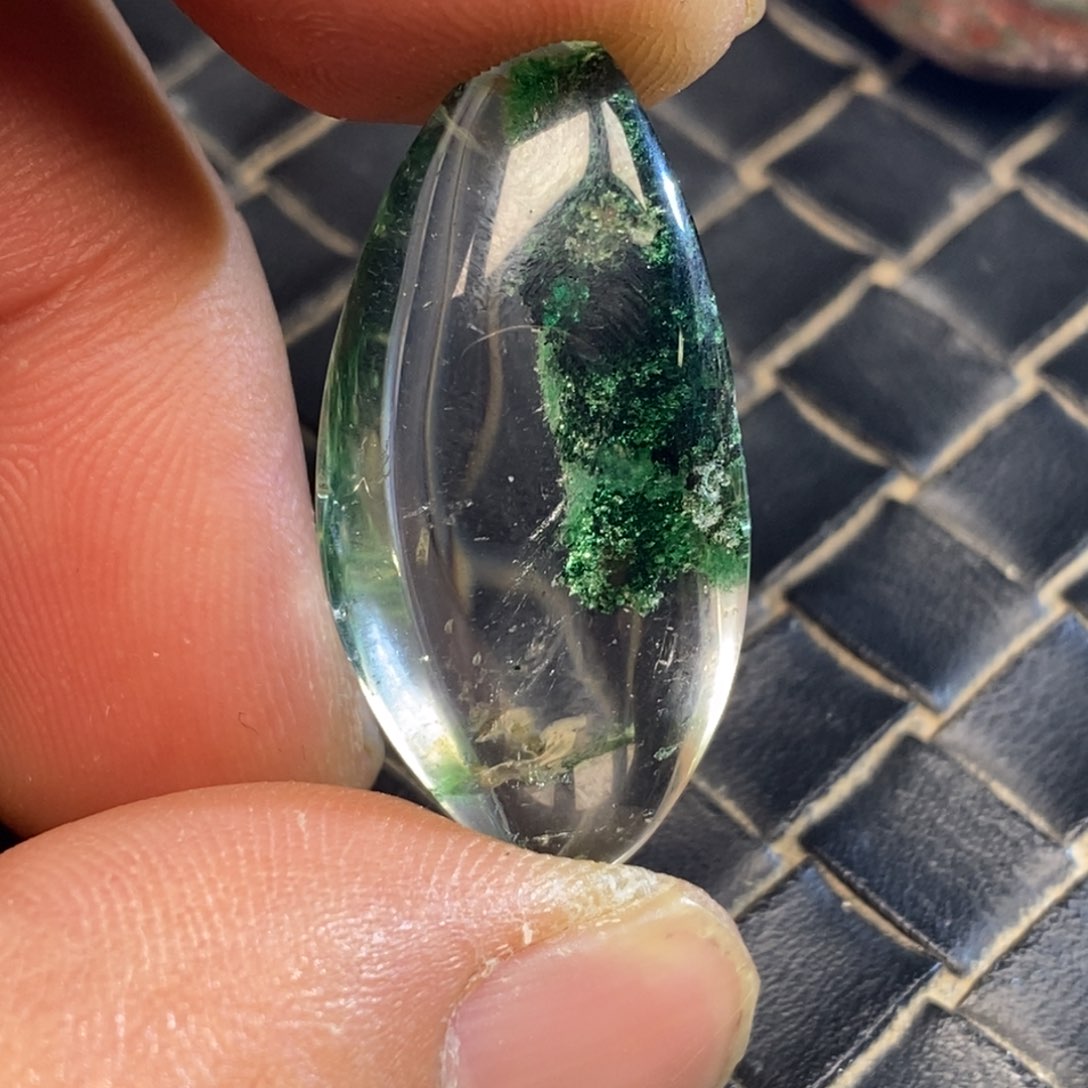 水晶颈饰未镶嵌玉*人