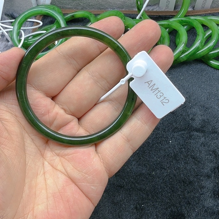 和田玉（碧玉）手镯未镶嵌60