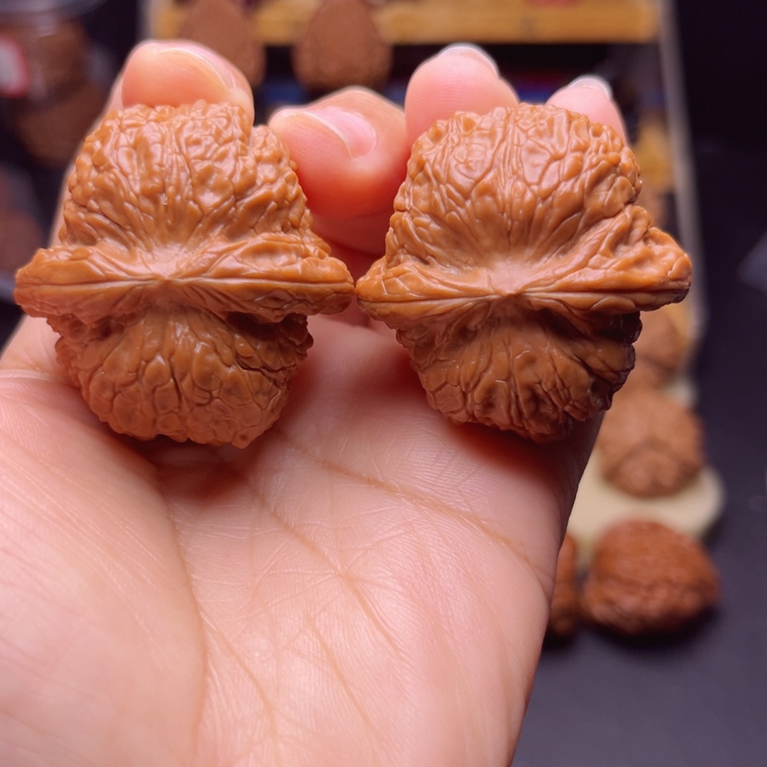 普***疫文玩核桃吊坠全品货头血麒麟