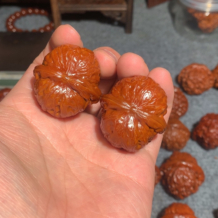 文玩核桃把件元宝37.5.瑕疵