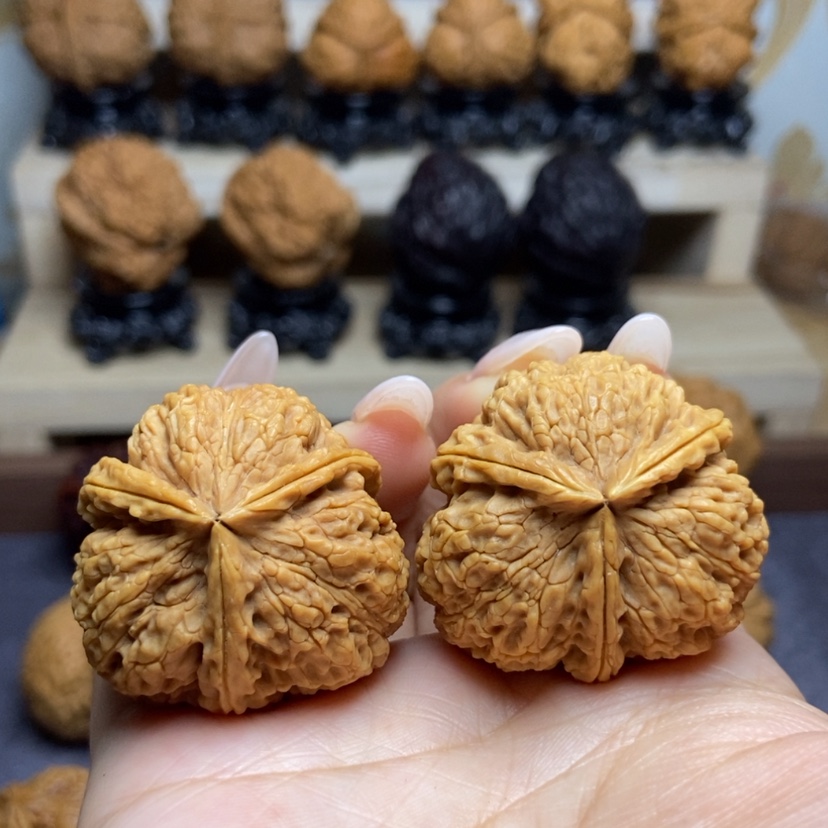 【闪购商品】桃核吊坠19密石三棱35mm