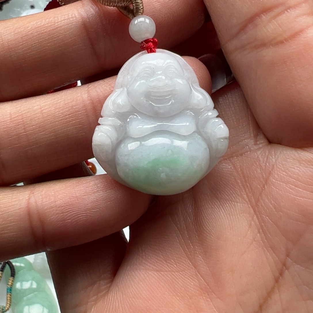 翡翠颈饰未镶嵌27.3×25.8×9.1