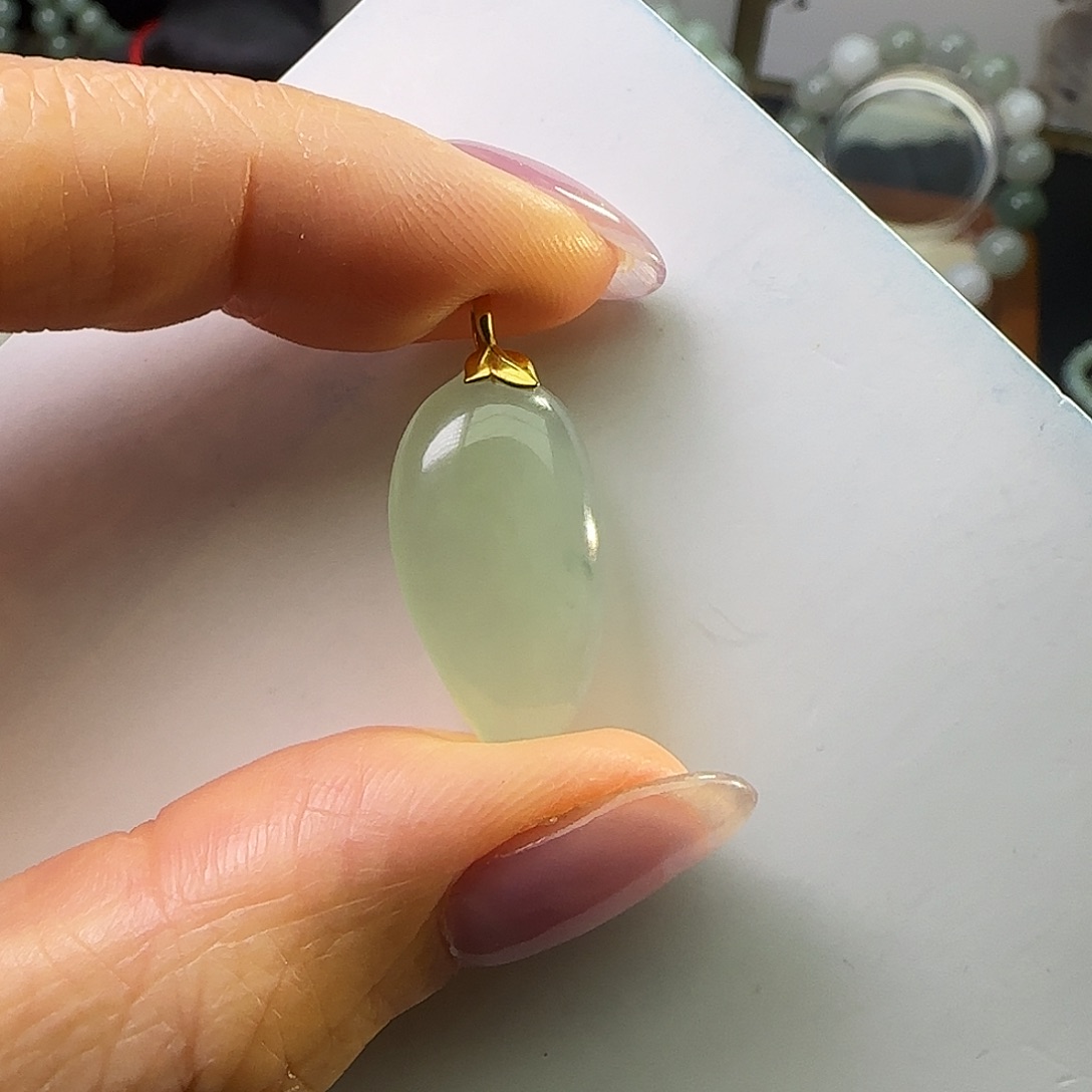 翡翠18K金镶嵌颈饰天然缅料A货 福瓜