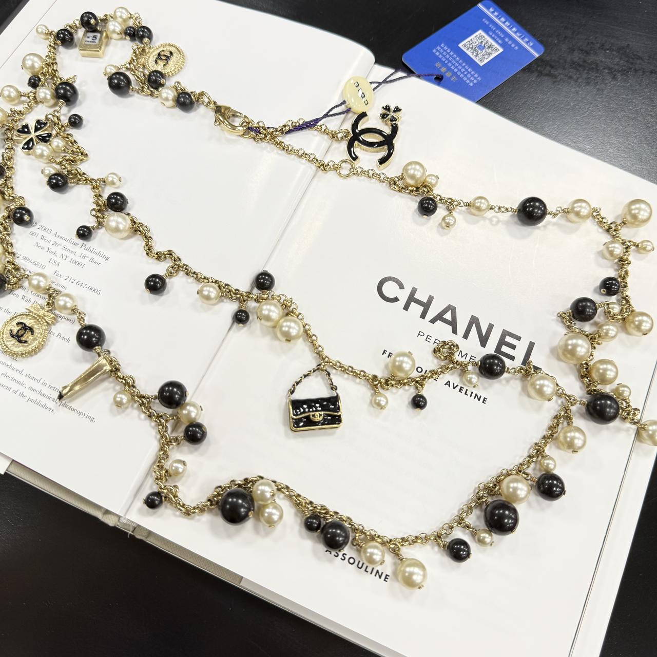 Chanel100周年黑白多元素吊坠双层腰链