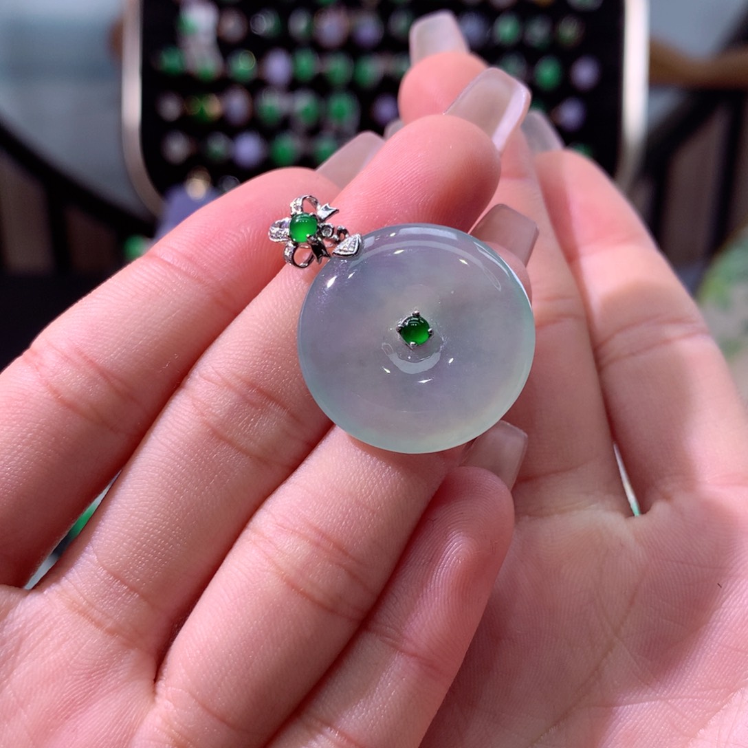 翡翠颈饰18K金镶嵌翡翠