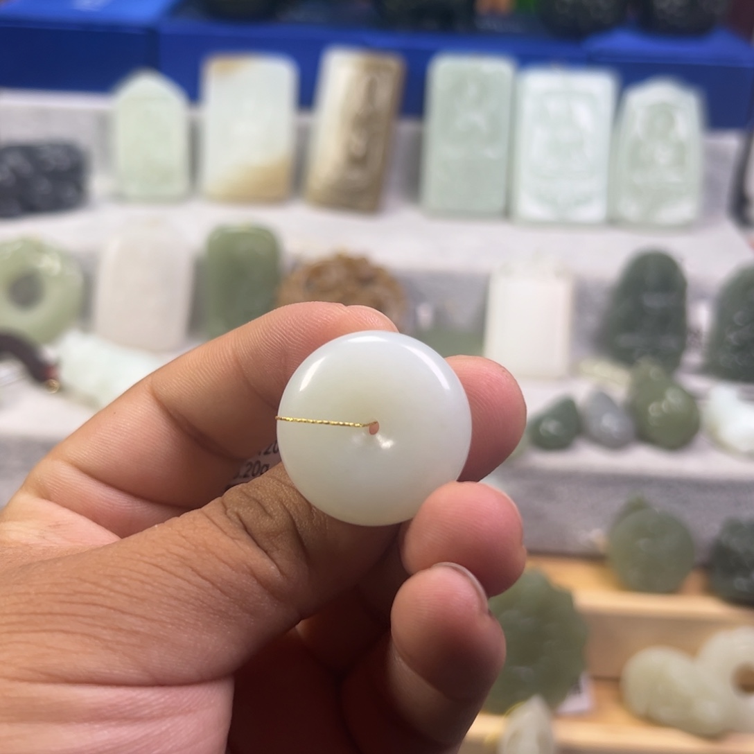 和田玉颈饰未镶嵌小*