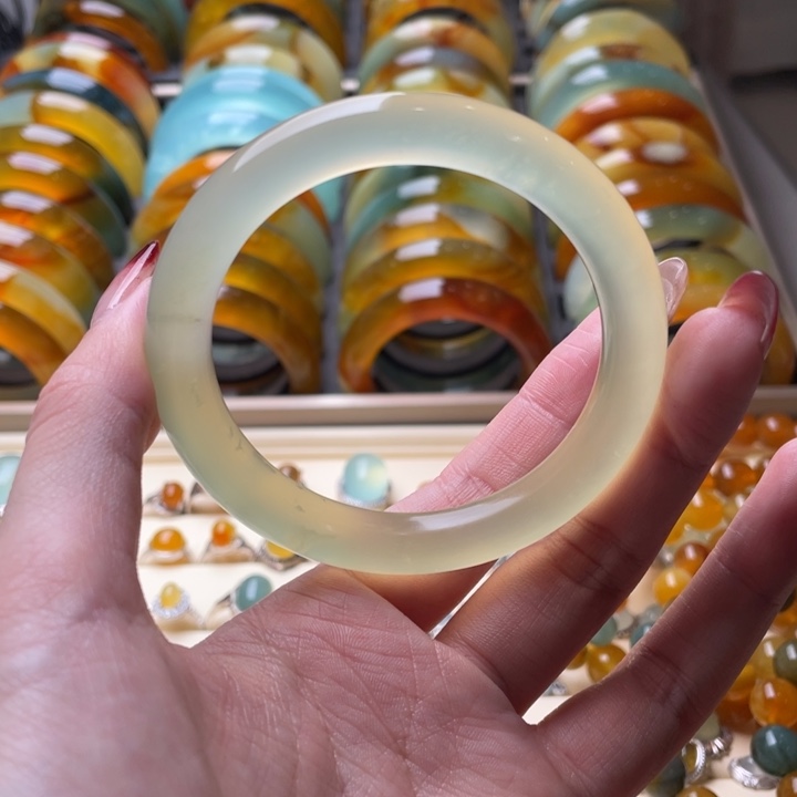 蛇纹石玉手镯未镶嵌56