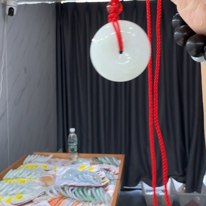 翡翠吊坠(不含链)未镶嵌纯天然翡翠a货