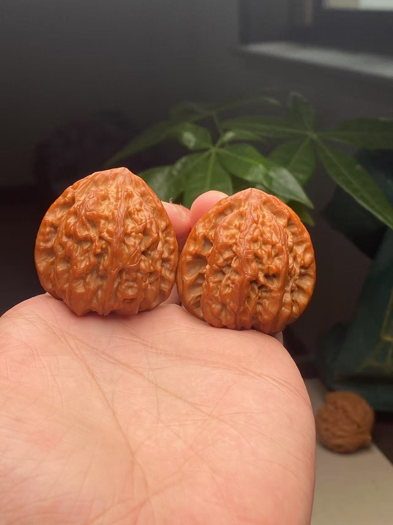 精品四座楼狮子头文玩核桃手把件