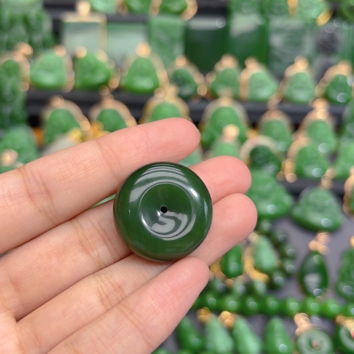 颈饰未镶嵌和田玉（碧玉）编绳