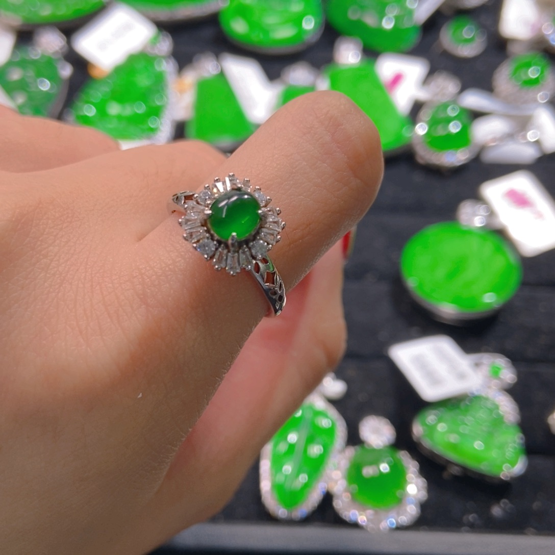 翡翠吊坠(不含链)未镶嵌