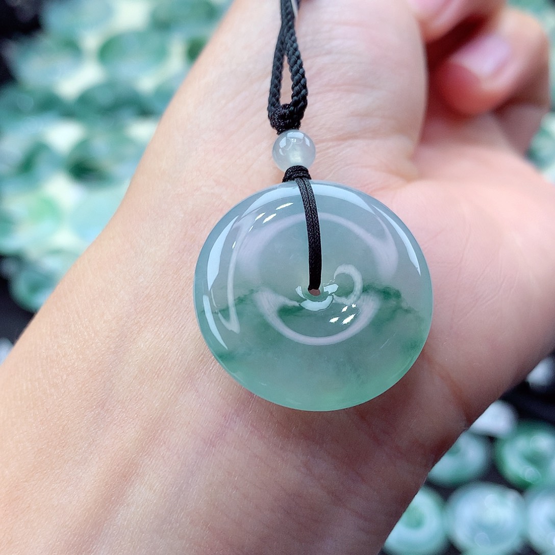 翡翠未镶嵌颈饰编号38。尺寸25-6